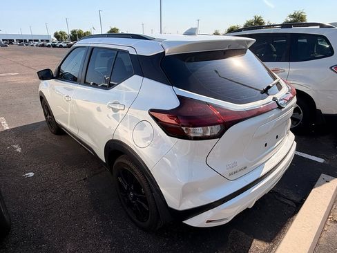 Certified 2021 Nissan Kicks SR FWD image 6