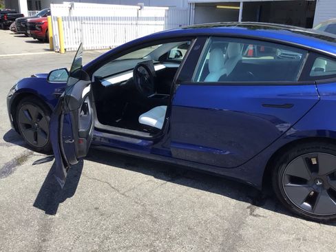Used 2021 Tesla Model 3 Standard Range Plus RWD image 5
