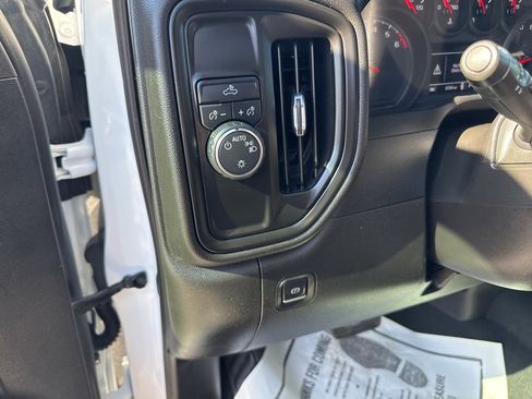 Used 2022 Chevrolet Silverado 1500 Custom image 13