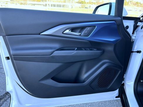 New 2026 Chevrolet Equinox EV LT image 9