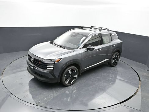 New 2026 Nissan Kicks SR AWD/4WD image 24