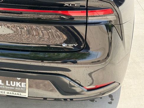 Used 2024 Toyota Prius XLE image 10