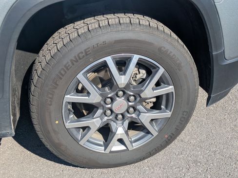 Certified 2023 GMC Acadia SLT image 30