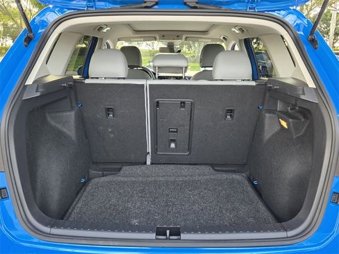 Used 2023 Volkswagen Taos SE w/ Panoramic Sunroof Package image 15