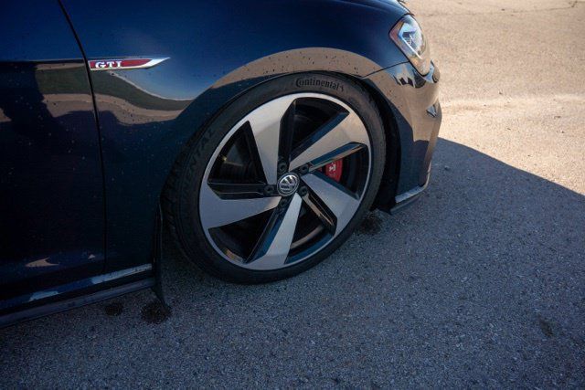 Used 2019 Volkswagen GTI SE w/ SE Experience Package FWD image 9