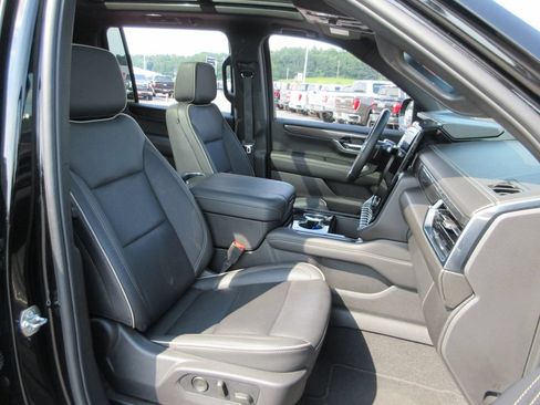 Certified 2025 GMC Yukon XL Elevation w/ Technology Package AWD/4WD image 25