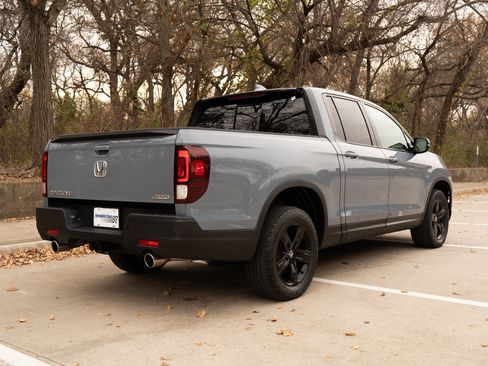 Certified 2022 Honda Ridgeline Black Edition image 9