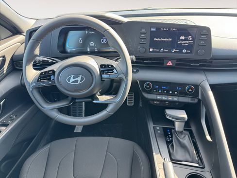 New 2025 Hyundai Elantra Sport image 12
