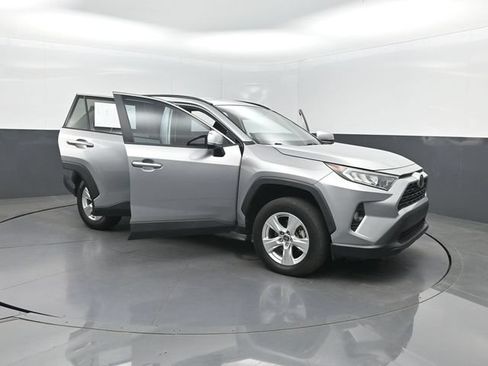 Used 2021 Toyota RAV4 XLE FWD image 35