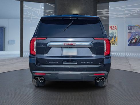 Used 2024 GMC Yukon XL Denali w/ Advanced Technology Package image 5