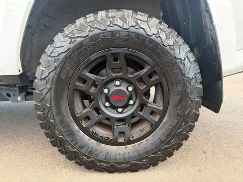 Used 2023 Toyota 4Runner TRD Off-Road AWD/4WD image 19