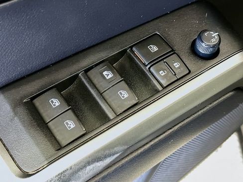 Used 2020 Toyota Tacoma SR5 image 19