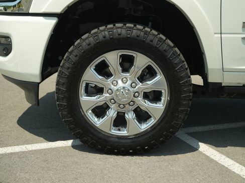 Used 2024 RAM 2500 Limited AWD/4WD image 11
