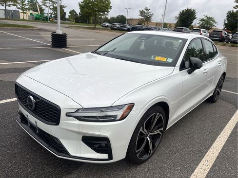 Used 2024 Volvo S60 B5 Core w/ Climate Package AWD/4WD image 3