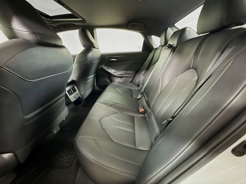 Used 2019 Toyota Avalon XLE w/ Moonroof Package image 24