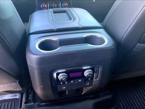 Used 2021 GMC Yukon AT4 AWD/4WD image 32