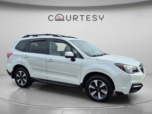 Used 2018 Subaru Forester 2.5i Limited AWD/4WD image 7