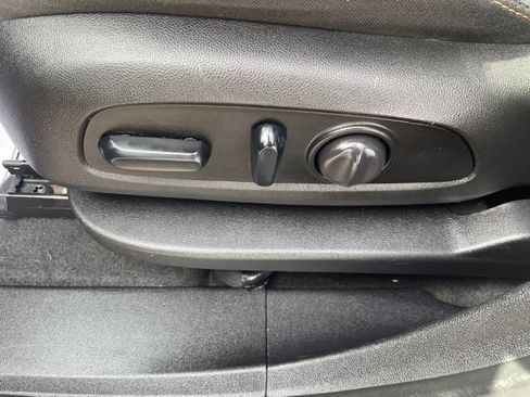 Used 2019 Chevrolet Equinox LT FWD image 15