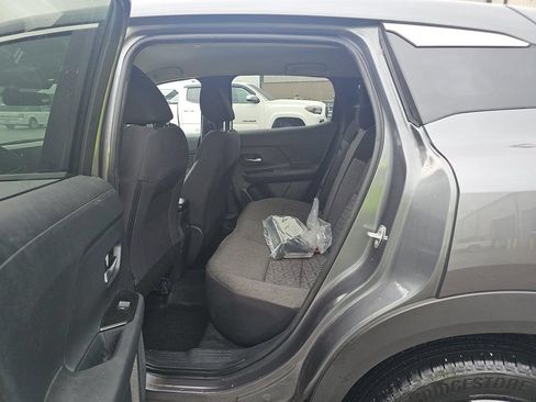 Used 2025 Nissan Kicks SV w/ Charging Package FWD image 12