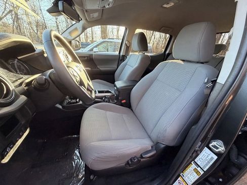 Used 2019 Toyota Tacoma 4x4 Double Cab image 15
