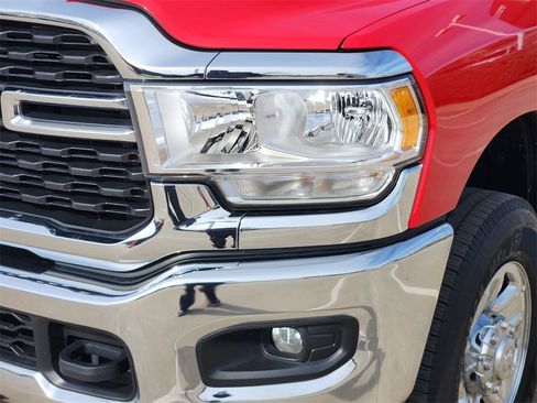 Used 2024 RAM 2500 Big Horn w/ Bed Utility Group image 10