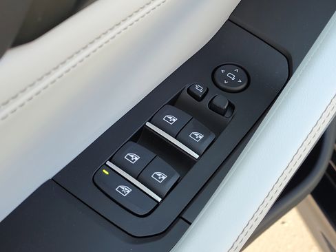 New 2026 BMW X6 xDrive40i w/ Climate Comfort Package image 17