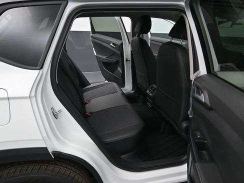 New 2026 Volkswagen Taos SE image 13