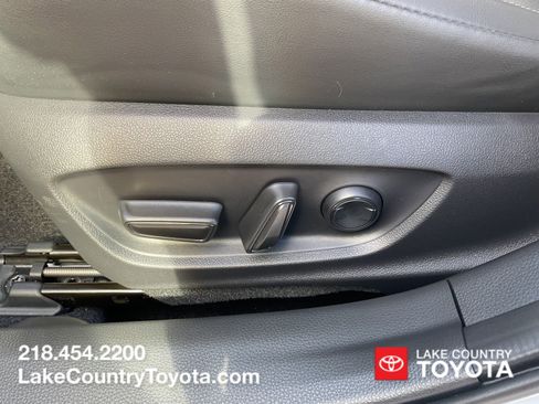 Used 2026 Toyota Prius XLE FWD image 21