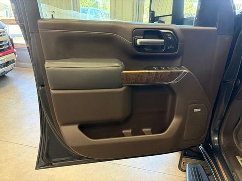 Used 2022 GMC Sierra 3500 Denali AWD/4WD image 11