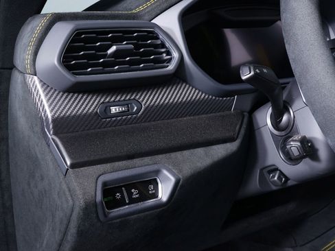 Used 2024 Lamborghini Urus Performante image 32