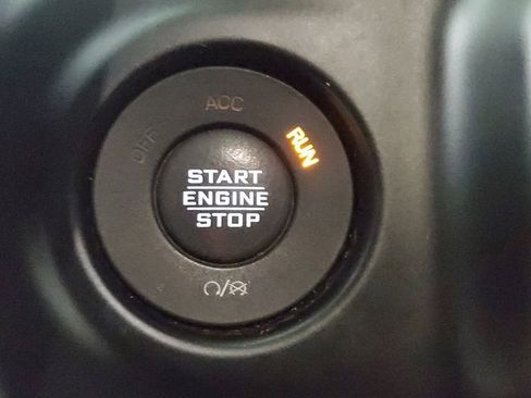 Used 2022 Jeep Wrangler Sport S image 25