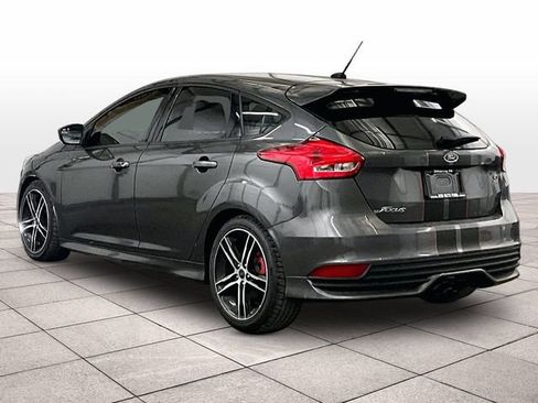 Certified 2017 Ford Focus ST FWD image 10
