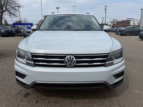 Used 2019 Volkswagen Tiguan SE w/ Panoramic Sunroof Package image 2