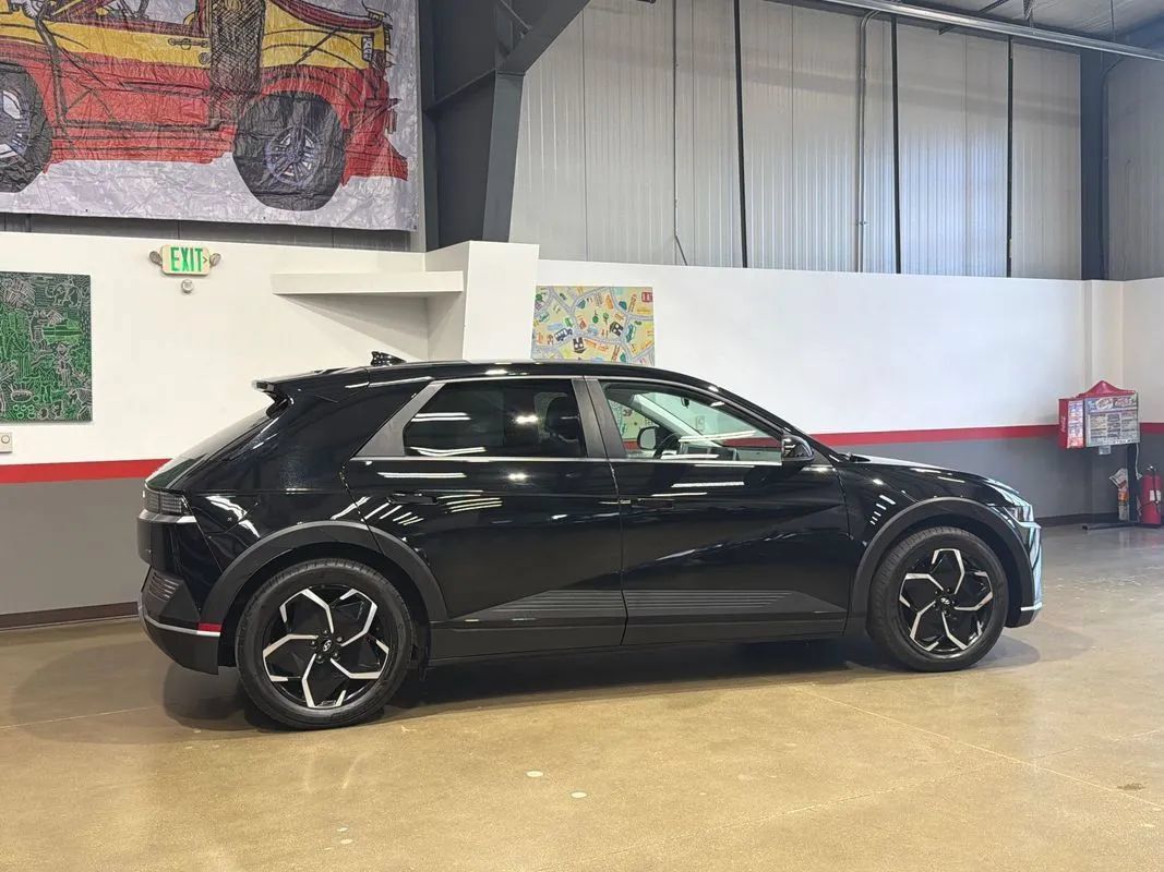 Used 2024 Hyundai Ioniq 5 SE AWD/4WD image 70