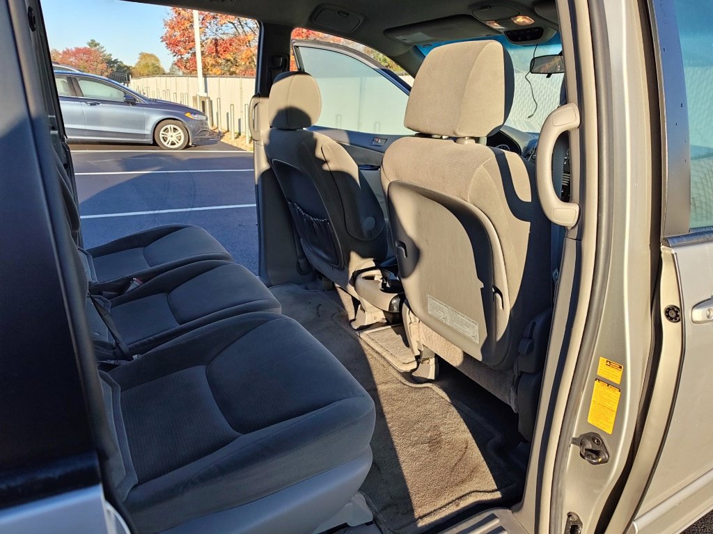 Used 2005 Toyota Sienna LE FWD image 14
