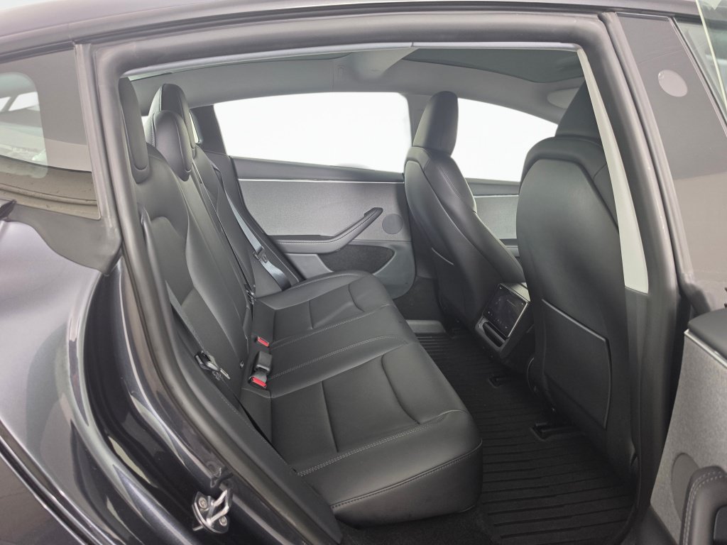 Used 2025 Tesla Model 3 Long Range RWD image 31