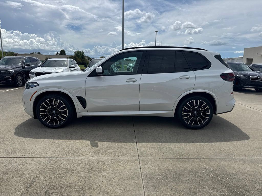 Certified 2024 BMW X5 xDrive40i w/ M Sport Package AWD/4WD image 2