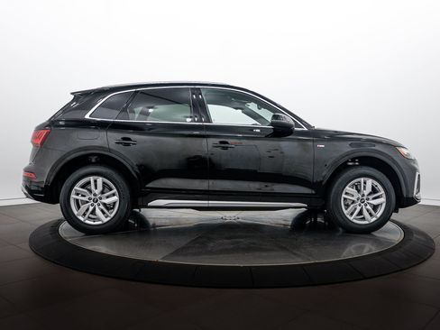 Certified 2023 Audi Q5 2.0T Premium AWD/4WD image 3