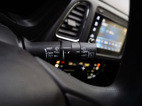 Used 2021 Honda HR-V EX image 26