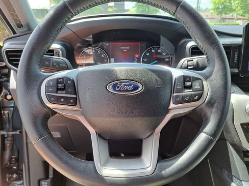 Used 2023 Ford Explorer XLT w/ Equipment Group 202A RWD image 10