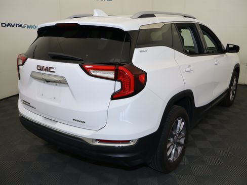 Used 2024 GMC Terrain SLT AWD/4WD image 6