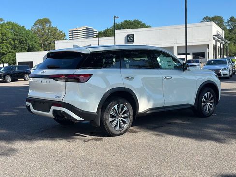 Certified 2025 INFINITI QX60 Pure image 11