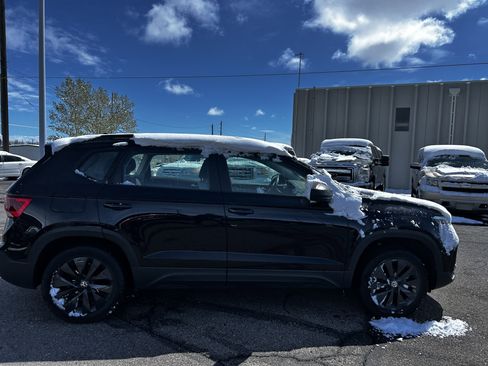 Used 2023 Volkswagen Taos S FWD image 6