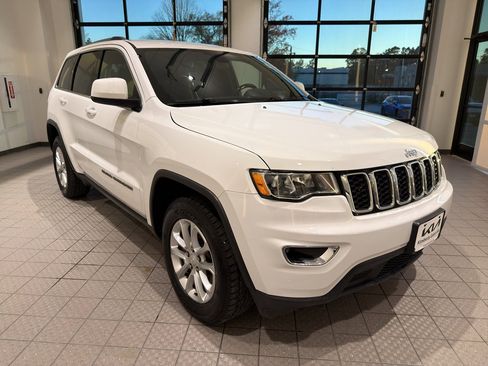 Used 2021 Jeep Grand Cherokee Laredo image 7