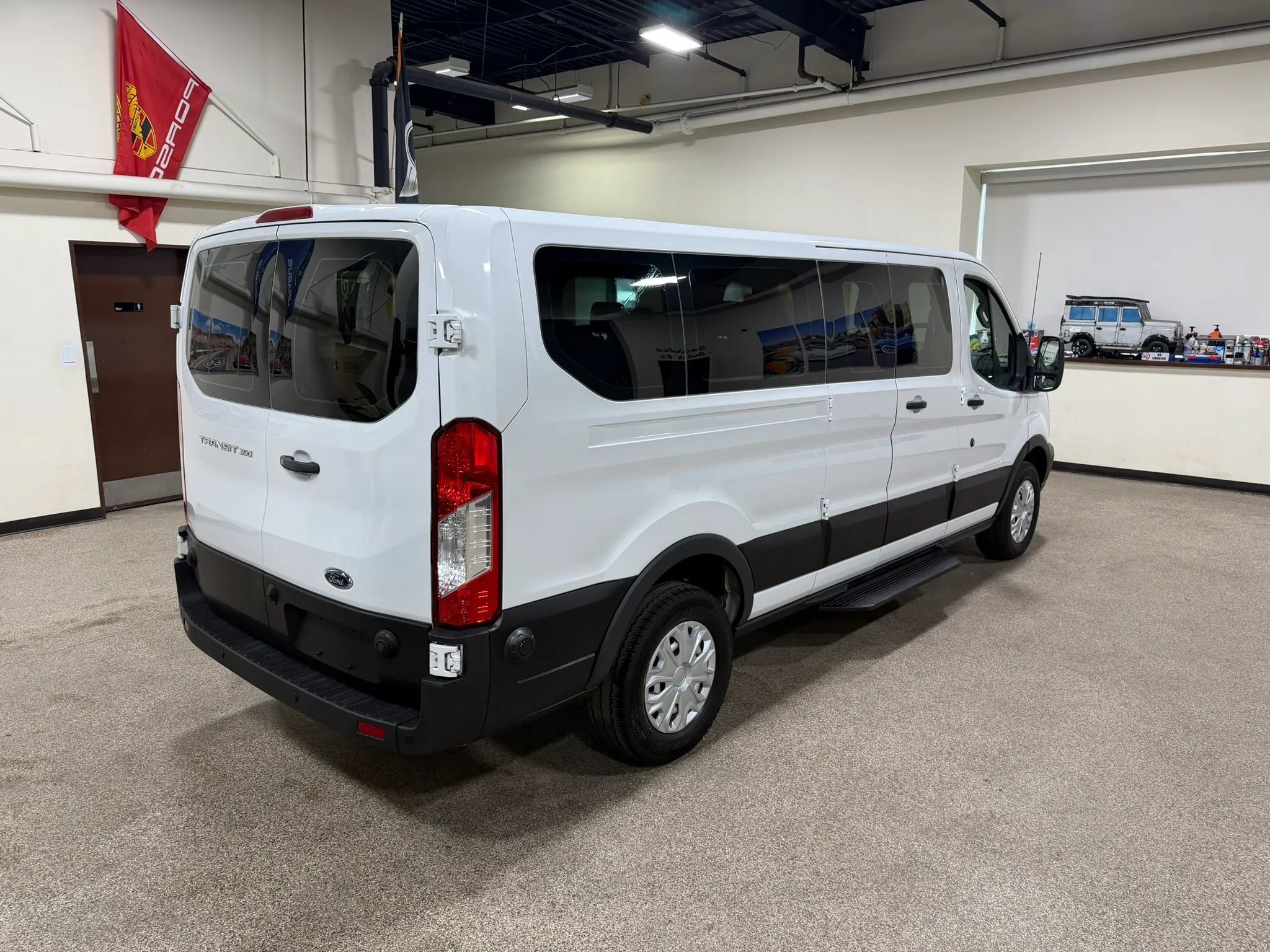 Used 2019 Ford Transit 350 XL RWD image 7