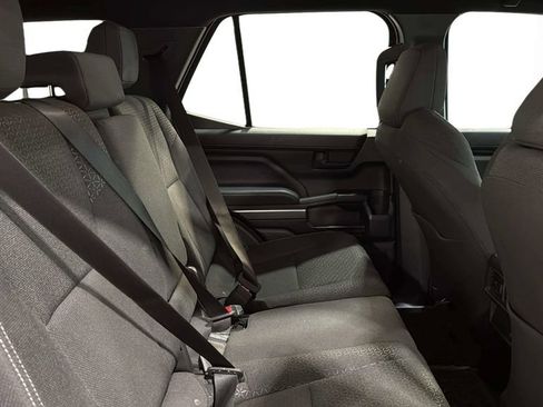 Used 2025 Toyota 4Runner SR5 AWD/4WD image 14