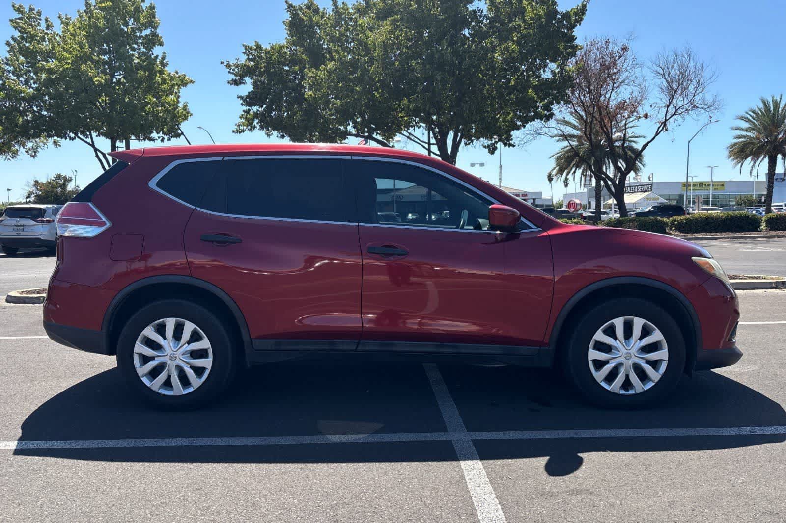 Used 2016 Nissan Rogue S FWD image 9