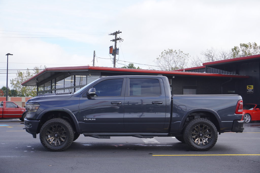 Used 2019 RAM 1500 Laramie w/ Sport Appearance Package AWD/4WD image 4