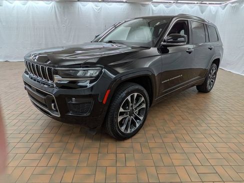 Used 2021 Jeep Grand Cherokee L Overland w/ Luxury Tech Group IV AWD/4WD image 3