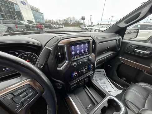Used 2019 Chevrolet Silverado 1500 High Country w/ High Country Premium Package image 12